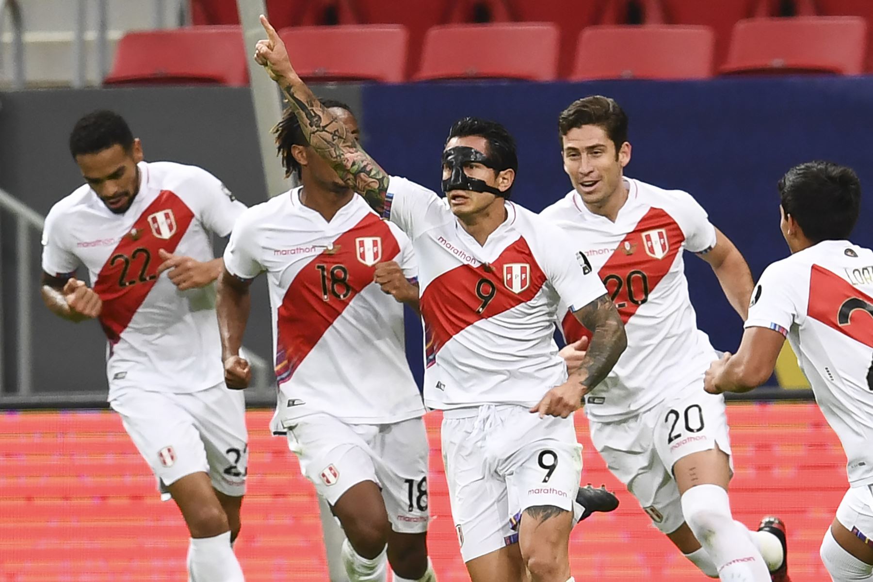 Gianluca Lapadula vuelve al XI inicial de la Selección Peruana.