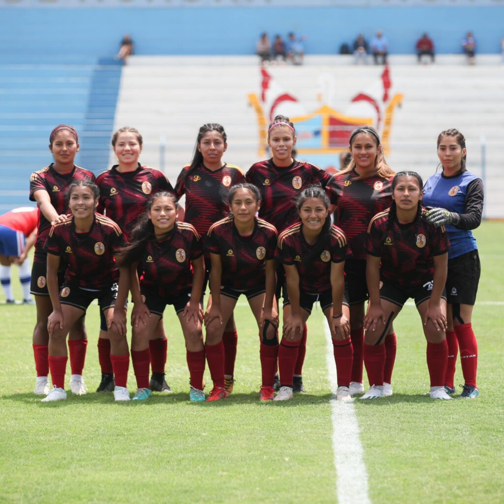 Equipo titular de USAAC en las semifinales de la Liga de Ascenso Femenina.