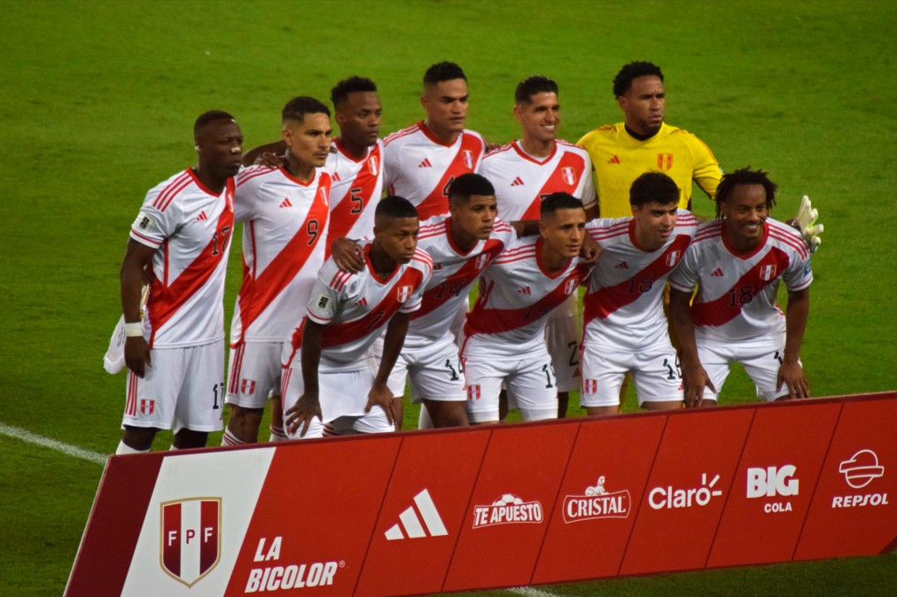 Selección Peruana ante Argentina en el Estadio Nacional.