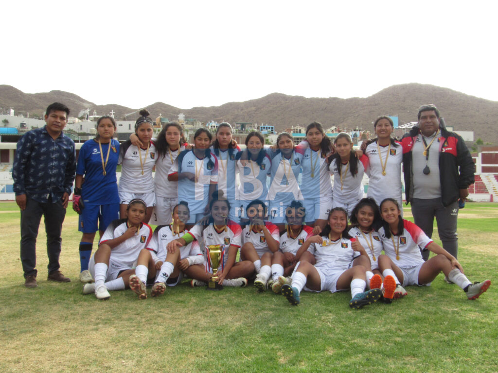 Equipo de fútbol femenino de Melgar en la categoría Sub-16.