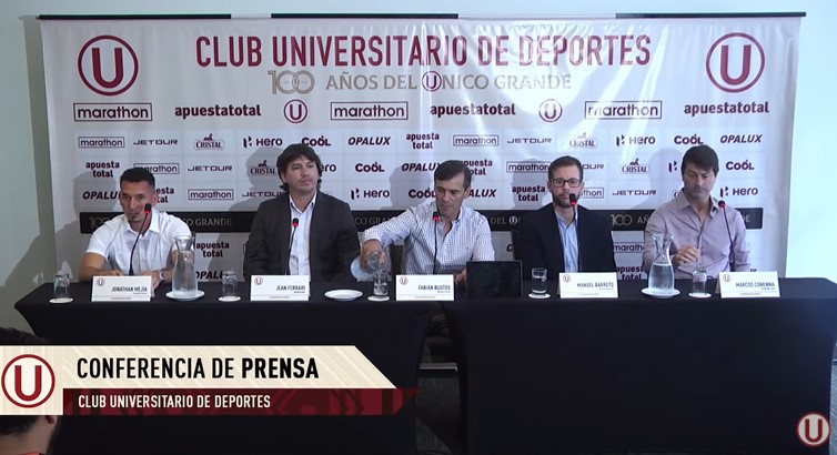 Fabian Bustos en conferencia de prensa como nuevo DT de Universitario de Deportes.