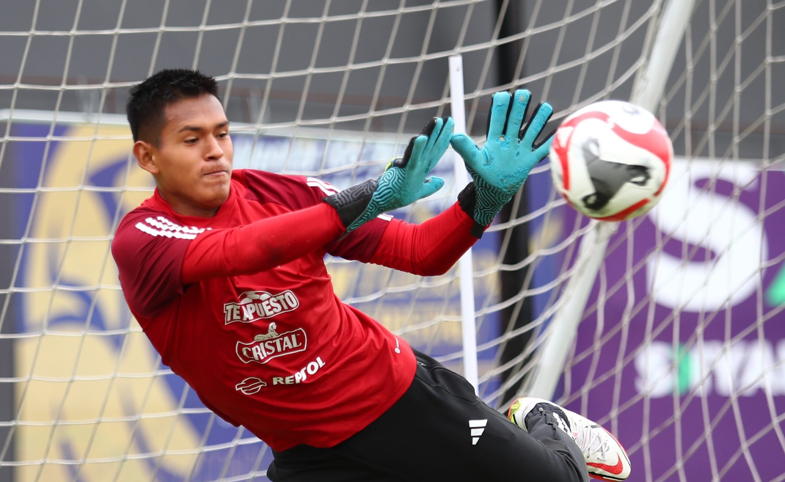 Equipo Sub-23 de Perú entrena en la Videna.