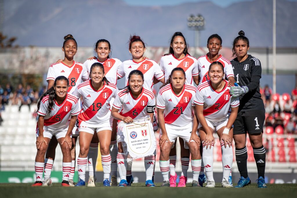 Equipo de Perú en su gira de amistosos por Chile.